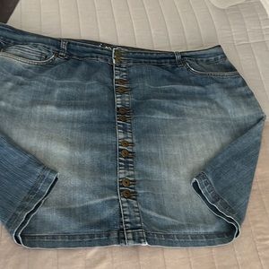 (INC) women’s jeans skirt size 24W